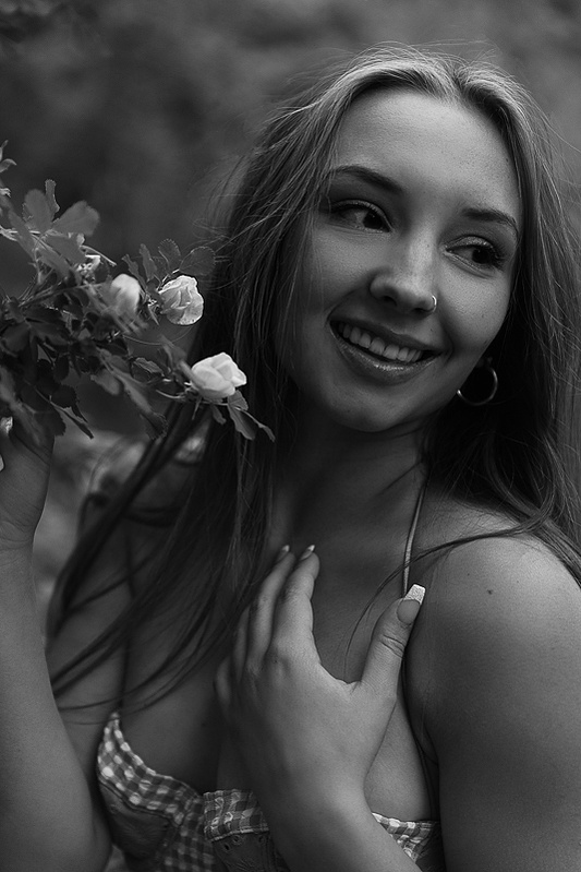 Karli woodruff Natrona County high school senior portrait photography session photographed by Cari Faye photography of Casper Wyoming natural bridge photography