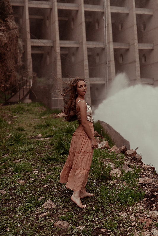 Karli woodruff Natrona County high school senior portrait photography session photographed by Cari Faye photography of Casper Wyoming 