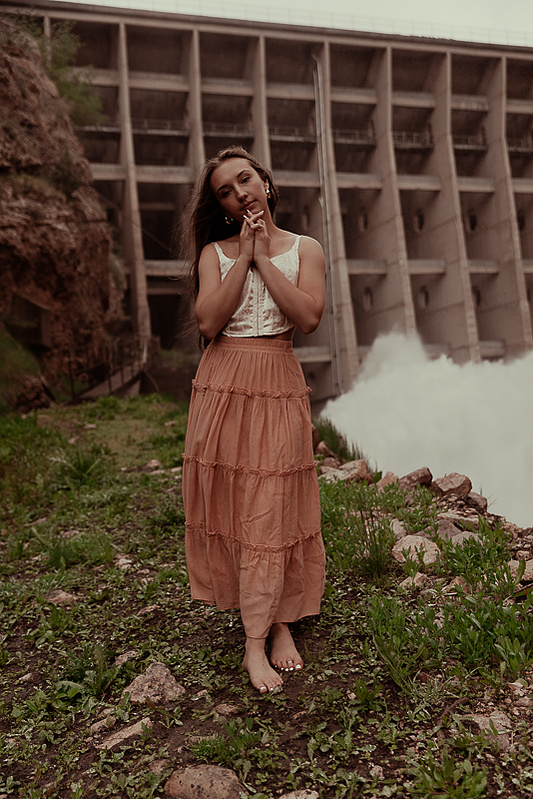 Karli woodruff Natrona County high school senior portrait photography session photographed by Cari Faye photography of Casper Wyoming 