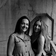 Karli woodruff Natrona County high school senior portrait photography session photographed with her mom Kathy woodruff of casper wyoming by Cari Faye photography of Casper Wyoming mother daughter portraits