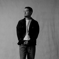 Noah Longchase a high school senior in Casper Wyoming is photographed by Cari Faye Photography of the white room studio. this session was photographed at cari Antonovich's photo studio  in Casper Wyoming