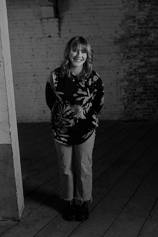 high school senior portraits casper, Wyoming. Cari Faye Photography. the white room studios. portrait photography Casper Wyoming