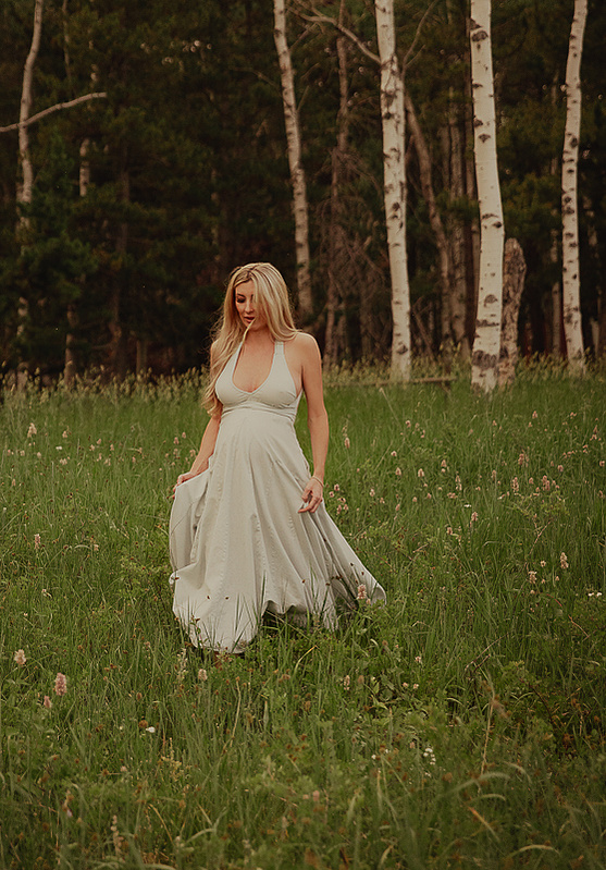 photograph of emmy Voigt of Casper Wyoming maternity portrait photographed by Cari Faye Antonovich of Cari Faye photography and the white room casper mountain photoshoot 