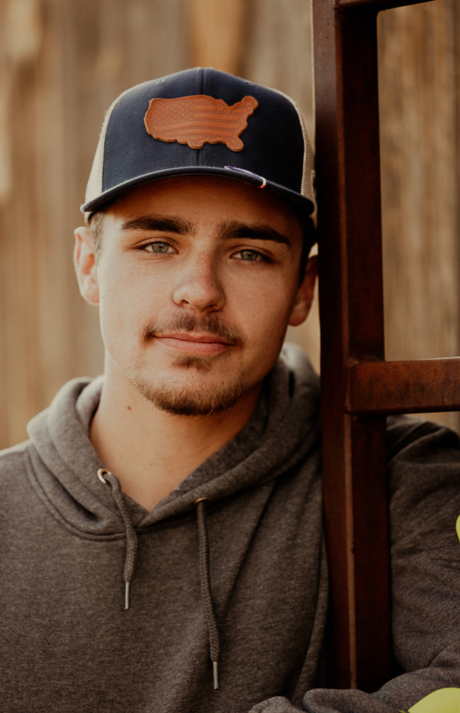 senior portraits Casper Wyoming, portraits Casper Wyoming, photography Casper Wyoming, portrait photography Casper Wyoming, Cari Faye Photography, Cari Faye Antonovich, the white room studios, best senior portraits, edgy senior portraits,