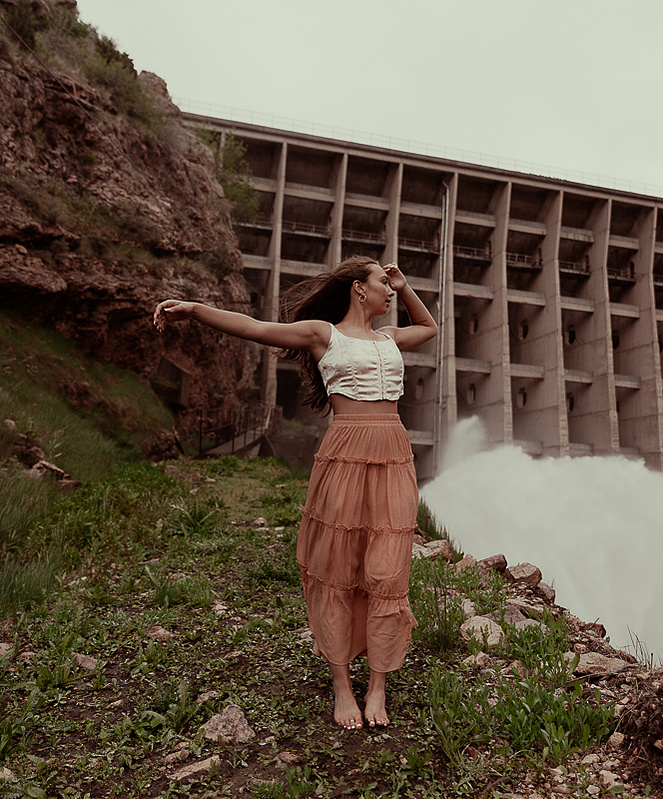 Karli woodruff Natrona County high school senior portrait photography session photographed by Cari Faye photography of Casper Wyoming 