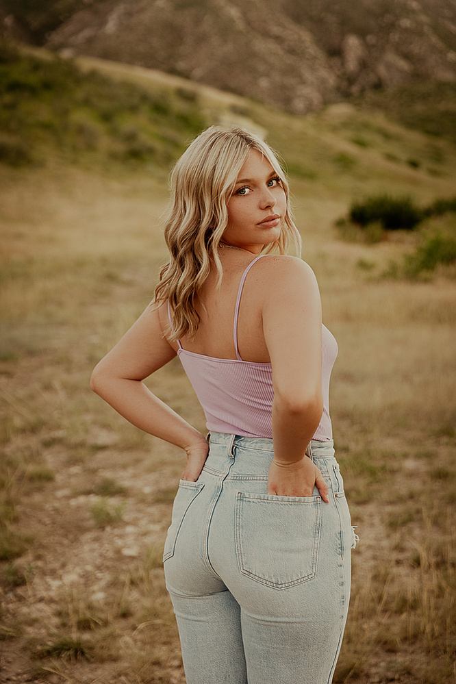 senior portraits Casper Wyoming, portrait photography Casper Wyoming, Cari Faye photography, fun portraits Casper Wyoming, unique senior portraits Casper Wyoming, senior portraits Douglas wyoming, senior portraits Glenrock wyoming