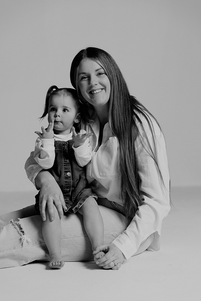 family photos Casper Wyoming, Casper Wyoming portrait photography, portrait studio Casper Wyoming, Douglas wyoming portraits, Glenrock wyoming family portraits, Dubois wyoming family portraits, Jackson wyoming family portraits, Cari Faye Antonovich,