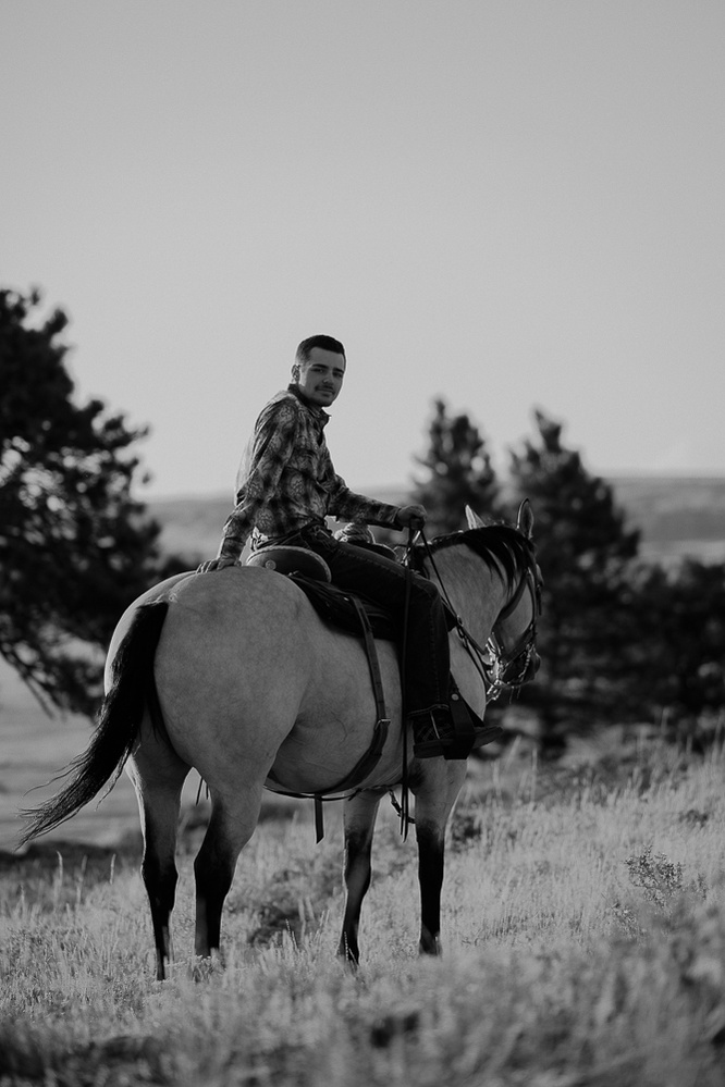 senior portraits Casper Wyoming, portraits Casper Wyoming, photography Casper Wyoming, portrait photography Casper Wyoming, Cari Faye Photography, Cari Faye Antonovich, the white room studios, best senior portraits, edgy senior portraits,