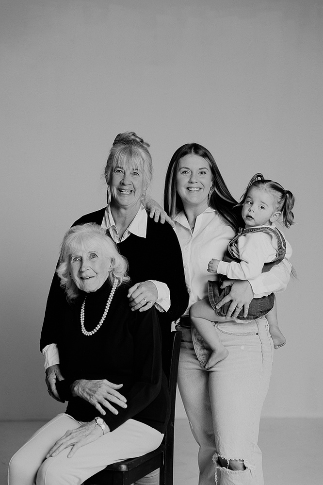 family photos Casper Wyoming, Casper Wyoming portrait photography, portrait studio Casper Wyoming, Douglas wyoming portraits, Glenrock wyoming family portraits, Dubois wyoming family portraits, Jackson wyoming family portraits, Cari Faye Antonovich,