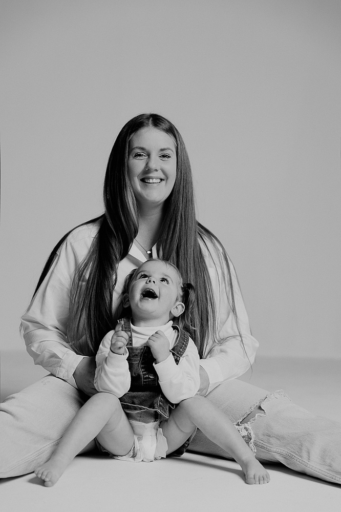 family photos Casper Wyoming, Casper Wyoming portrait photography, portrait studio Casper Wyoming, Douglas wyoming portraits, Glenrock wyoming family portraits, Dubois wyoming family portraits, Jackson wyoming family portraits, Cari Faye Antonovich,