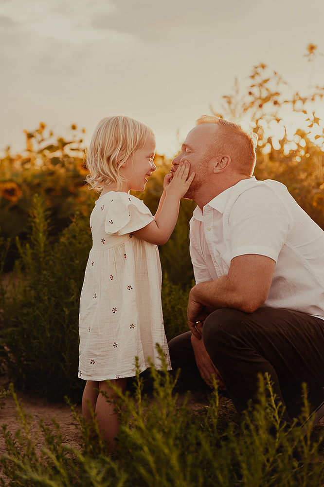 family portraits Casper Wyoming, Cari Faye Photography, photography Casper Wyoming, portrait photography Casper Wyoming, family photos Casper Wyoming, family portraits Denver Colorado, sunflower photos 