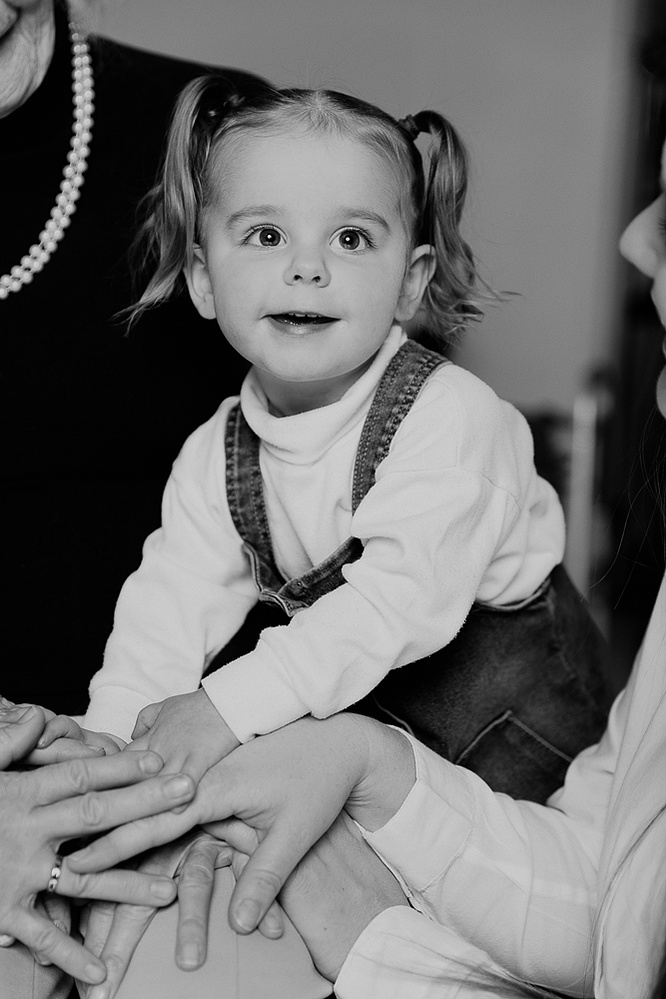 vfamily photos Casper Wyoming, Casper Wyoming portrait photography, portrait studio Casper Wyoming, Douglas wyoming portraits, Glenrock wyoming family portraits, Dubois wyoming family portraits, Jackson wyoming family portraits, Cari Faye Antonovich,