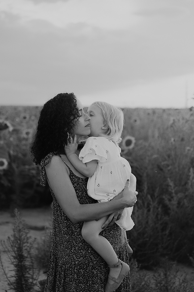 family portraits Casper Wyoming, Cari Faye Photography, photography Casper Wyoming, portrait photography Casper Wyoming, family photos Casper Wyoming, family portraits Denver Colorado, sunflower photos 