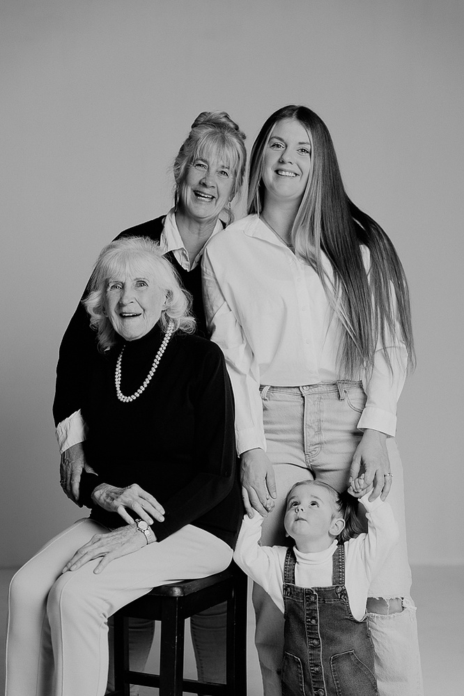 family photos Casper Wyoming, Casper Wyoming portrait photography, portrait studio Casper Wyoming, Douglas wyoming portraits, Glenrock wyoming family portraits, Dubois wyoming family portraits, Jackson wyoming family portraits, Cari Faye Antonovich,