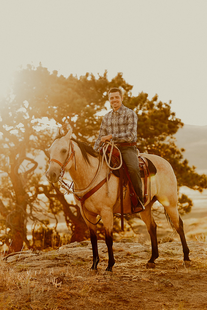senior portraits Casper Wyoming, portraits Casper Wyoming, photography Casper Wyoming, portrait photography Casper Wyoming, Cari Faye Photography, Cari Faye Antonovich, the white room studios, best senior portraits, edgy senior portraits,
