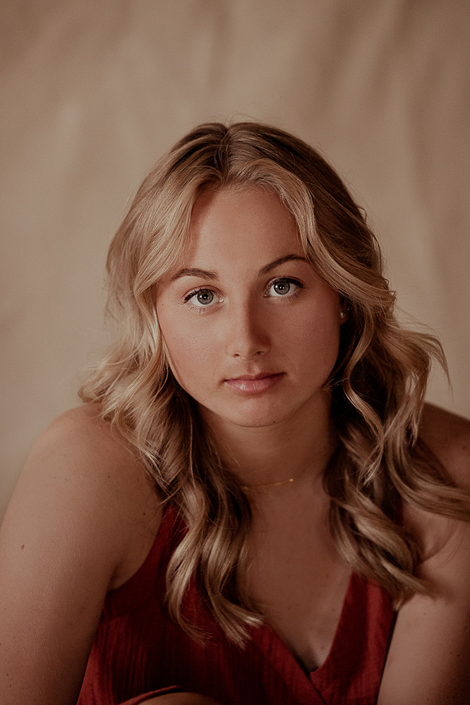 Cool senior portraits Casper Wyoming Kelly Walsh high school senior pictures unique senior photographs Cari Faye Antonovich the best photo studio