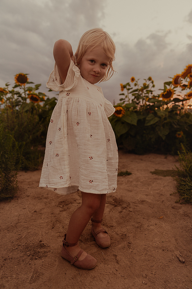 family portraits Casper Wyoming, Cari Faye Photography, photography Casper Wyoming, portrait photography Casper Wyoming, family photos Casper Wyoming, family portraits Denver Colorado, sunflower photos 