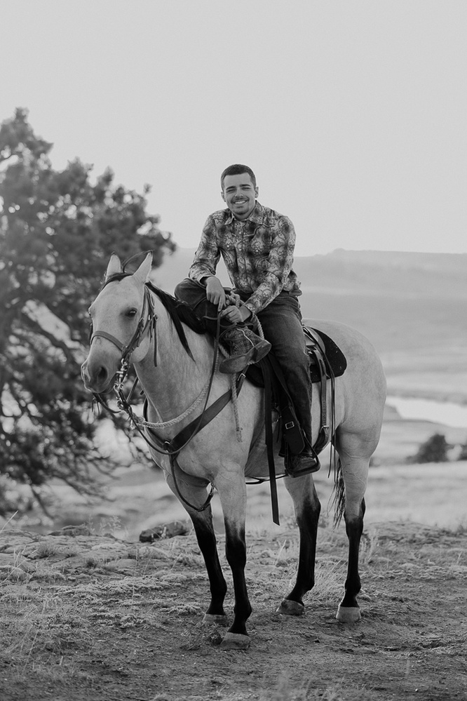 senior portraits Casper Wyoming, portraits Casper Wyoming, photography Casper Wyoming, portrait photography Casper Wyoming, Cari Faye Photography, Cari Faye Antonovich, the white room studios, best senior portraits, edgy senior portraits,