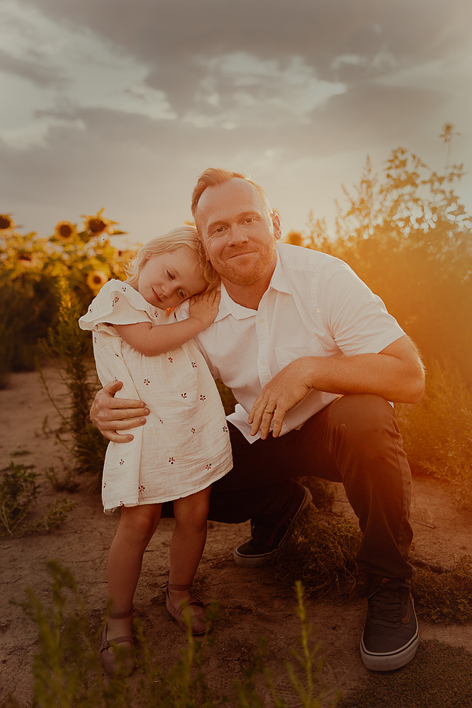 family portraits Casper Wyoming, Cari Faye Photography, photography Casper Wyoming, portrait photography Casper Wyoming, family photos Casper Wyoming, family portraits Denver Colorado, sunflower photos 