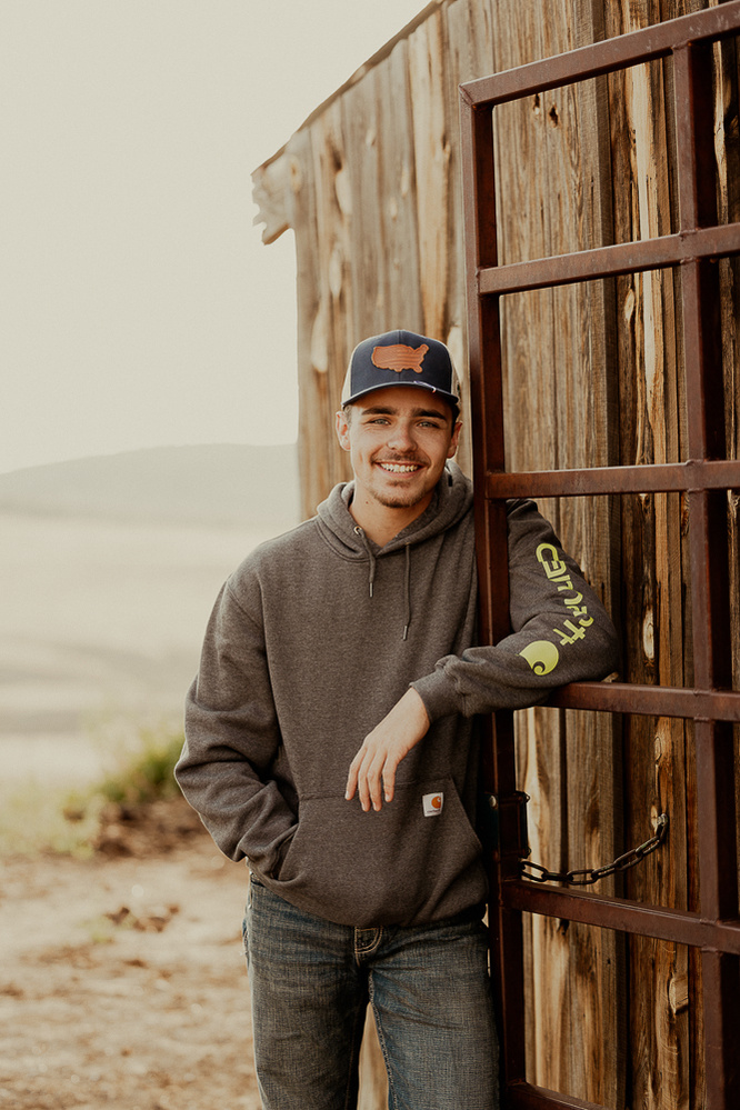 senior portraits Casper Wyoming, portraits Casper Wyoming, photography Casper Wyoming, portrait photography Casper Wyoming, Cari Faye Photography, Cari Faye Antonovich, the white room studios, best senior portraits, edgy senior portraits,