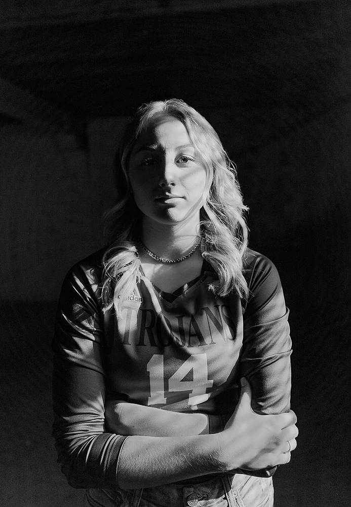 Cool senior portraits Casper Wyoming Kelly Walsh high school senior pictures unique senior photographs Cari Faye Antonovich the best photo studio. Sports photography near me
