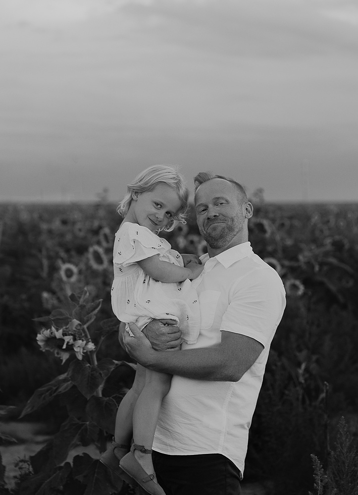 family portraits Casper Wyoming, Cari Faye Photography, photography Casper Wyoming, portrait photography Casper Wyoming, family photos Casper Wyoming, family portraits Denver Colorado, sunflower photos 