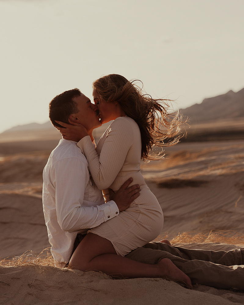 Portrait Photography by Cari Faye Antonovich in Casper, Wyoming, couples Photography by Cari Faye in Casper, Wyoming, engagement photography by Cari Faye in casper, wyoming, family photography by Cari Faye in casper, wyoming, seminoe sand dunes