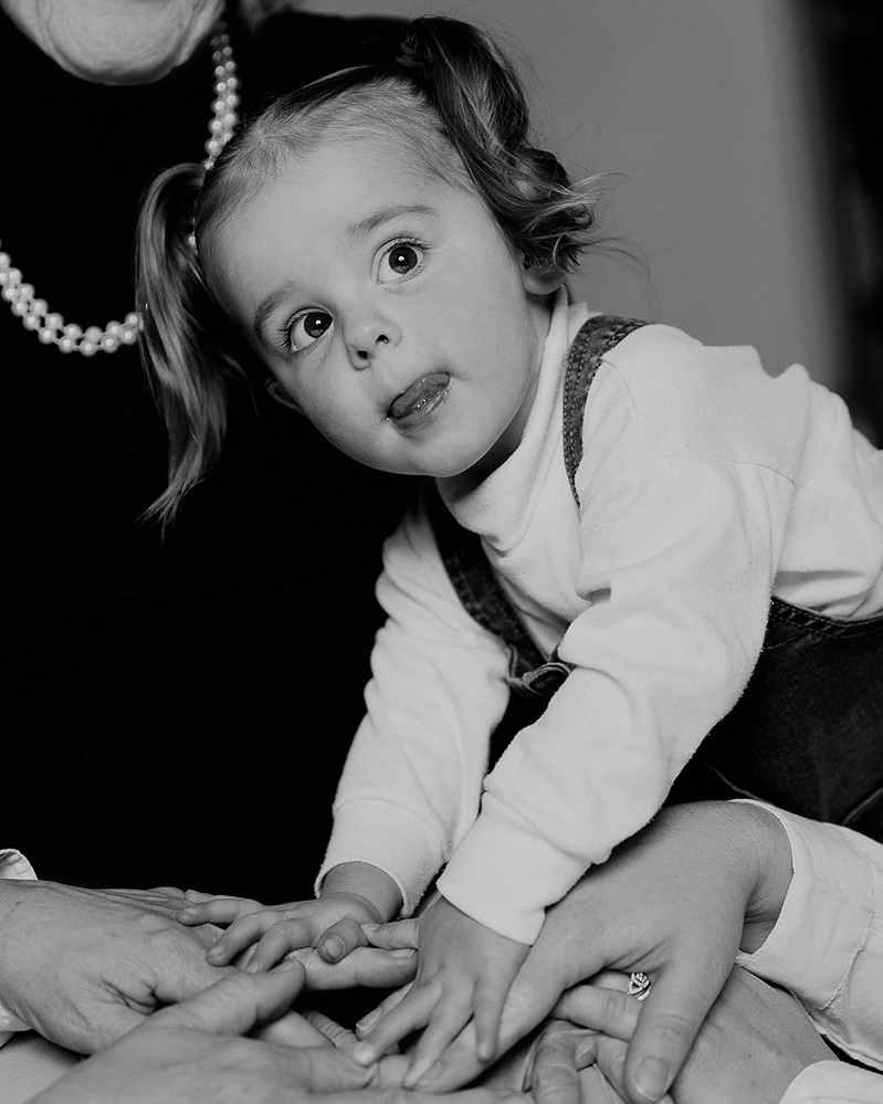 family photos Casper Wyoming, Casper Wyoming portrait photography, portrait studio Casper Wyoming, Douglas wyoming portraits, Glenrock wyoming family portraits, Dubois wyoming family portraits, Jackson wyoming family portraits, Cari Faye Antonovich,
