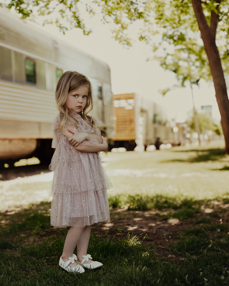 family photos Douglas wyoming, Douglas wyoming portrait photographer, family portraits Douglas wyoming, family portraits casper wyoming, mommy and me photos Douglas wyoming, Douglas train car museum, portrait photography Douglas wyoming