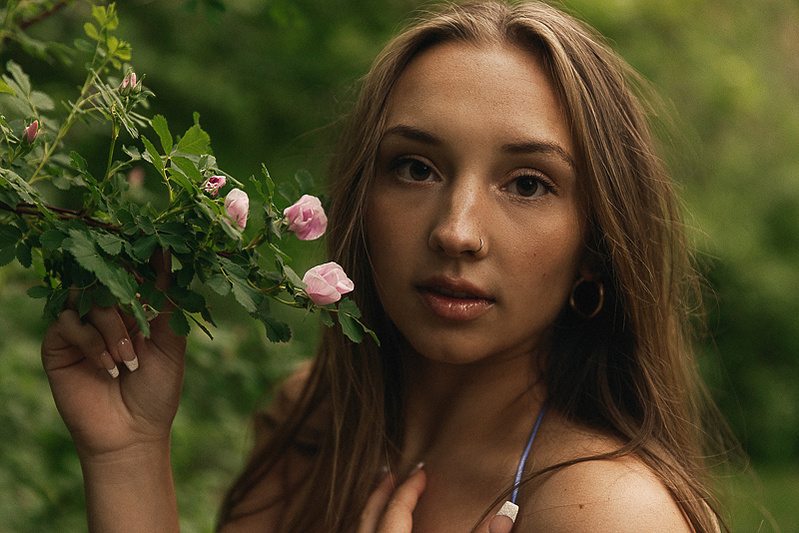 Karli woodruff Natrona County high school senior portrait photography session photographed by Cari Faye photography of Casper Wyoming natural bridge photography