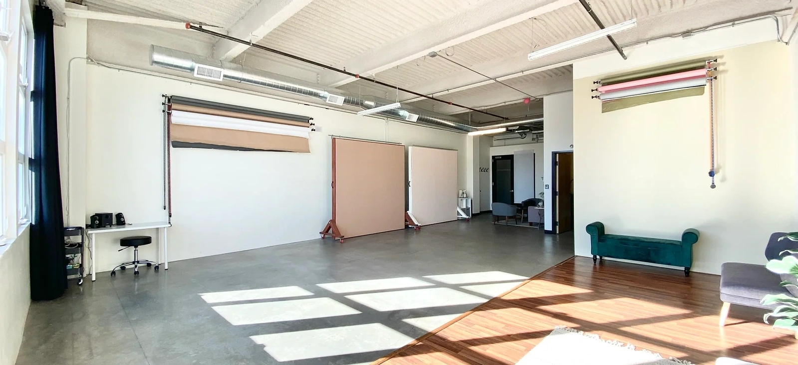 Roll down and movable backgrounds for professional headshots in the studio