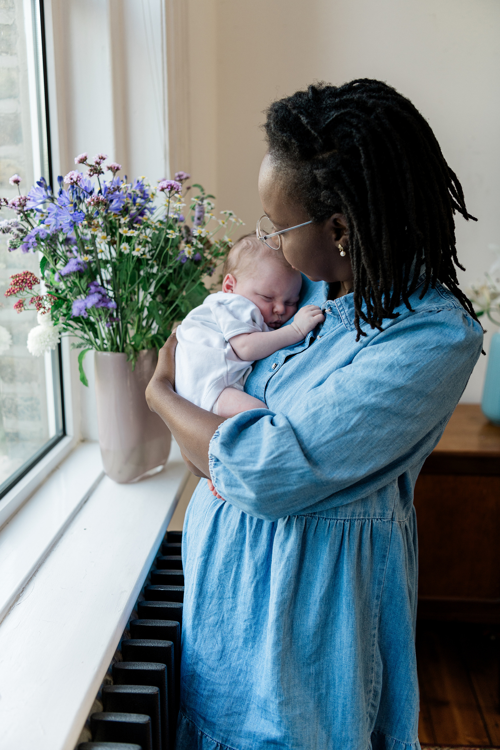 BABYSHOOT
Na 9 maanden blijft jullie prachtige baby voor eeuwig vastgelegd zoals hij/zij nu is. Deze beelden herinneren aan de vreugdevolle start van jullie gezin.