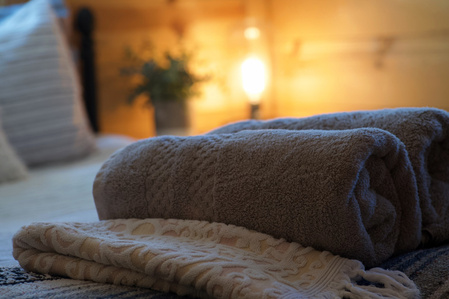 www.arrivedmedia.com, @arrivedmedia, cozy , Coco Cabina Cabin, Big Bear Lake, CA, Welcome, Comforting Blankets, Towels, Linens, woods, real estate photography, commercial photography, detail photo