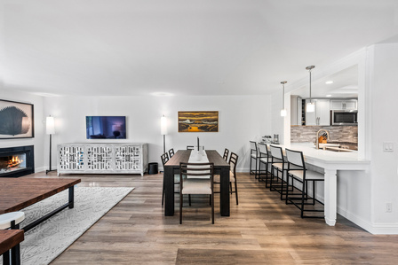 www.arrivedmedia.com, @arrivedmedia, 16040 W. Sunset Blvd., Pacific Palisades, CA 90272, living room, condo, condominium, Los Angeles, California, real estate photography, residential photography, photo, white