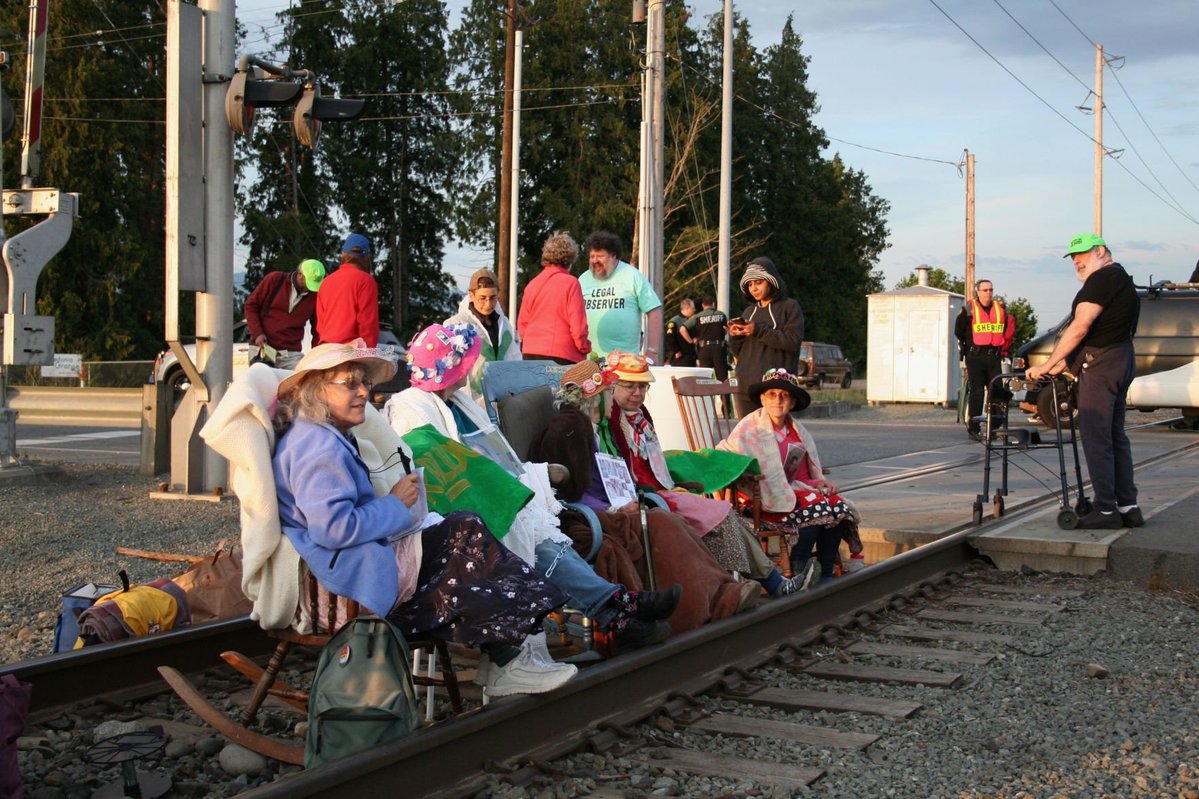 protest, Raging Grannies, Seattle, refineries, fossil fuel, Colette Weeks