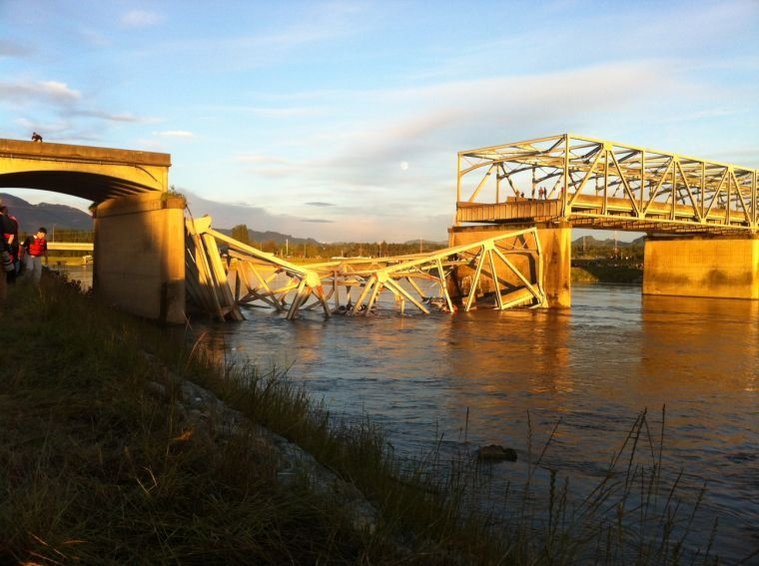 skagit river bridge, collapse, Interstate 5, Burlington, Mount Vernon, washington, Colette Weeks