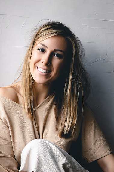 Elise Humphrey - Buckinghamshire based Food Photographer and Freelance Creative Retoucher