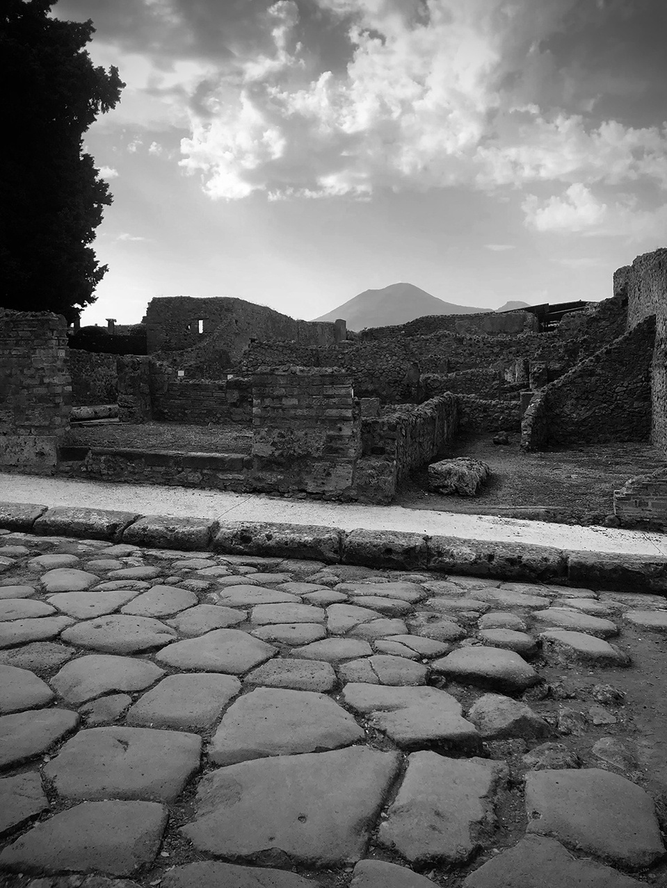 ola mae vesuvio italy south of italy biking traveler 