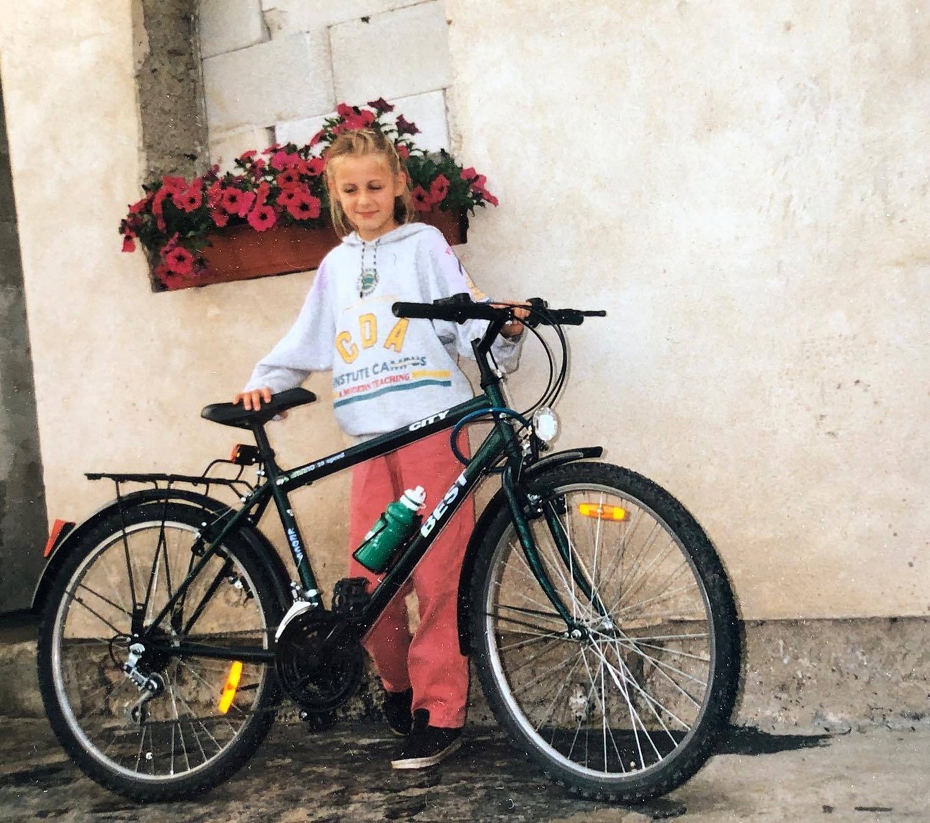 ola mae bike young 