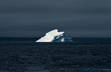 Greenland magic – a lonely colossus on an uncertain journey.