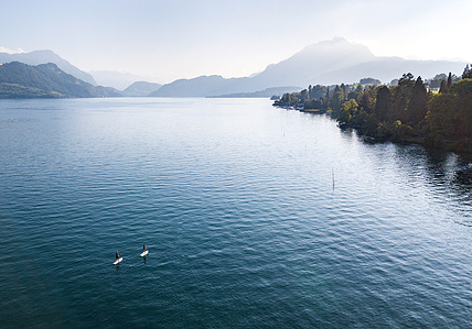 We paddled last month to create a travel story with our friends on lac Leman, Vierwaldstättersee and Lago di Lugano covering the 3 geographic and cultural regions of Switzerland.