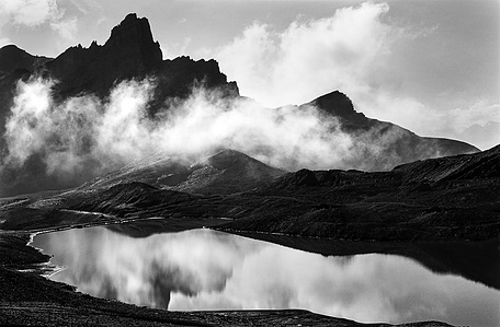 Black and white shot of the Muveran. 