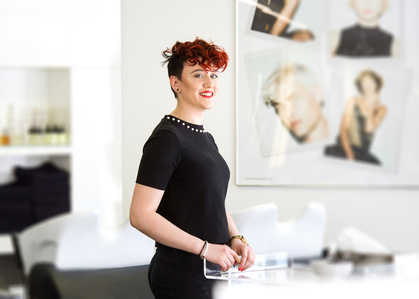 Portrait bei Kamm Art im Coiffeur Salon.