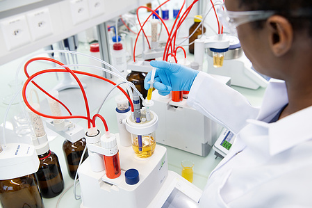 close up pharma photography of person working in the lab.