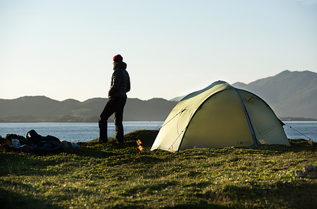 Adventure photography Switzerland – Tent with a view in Norway.