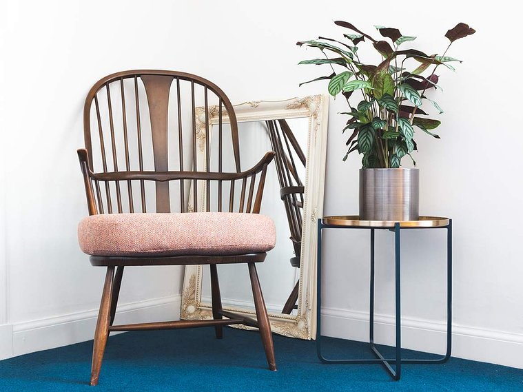 Lifestyle and interior photography of vintage furniture 