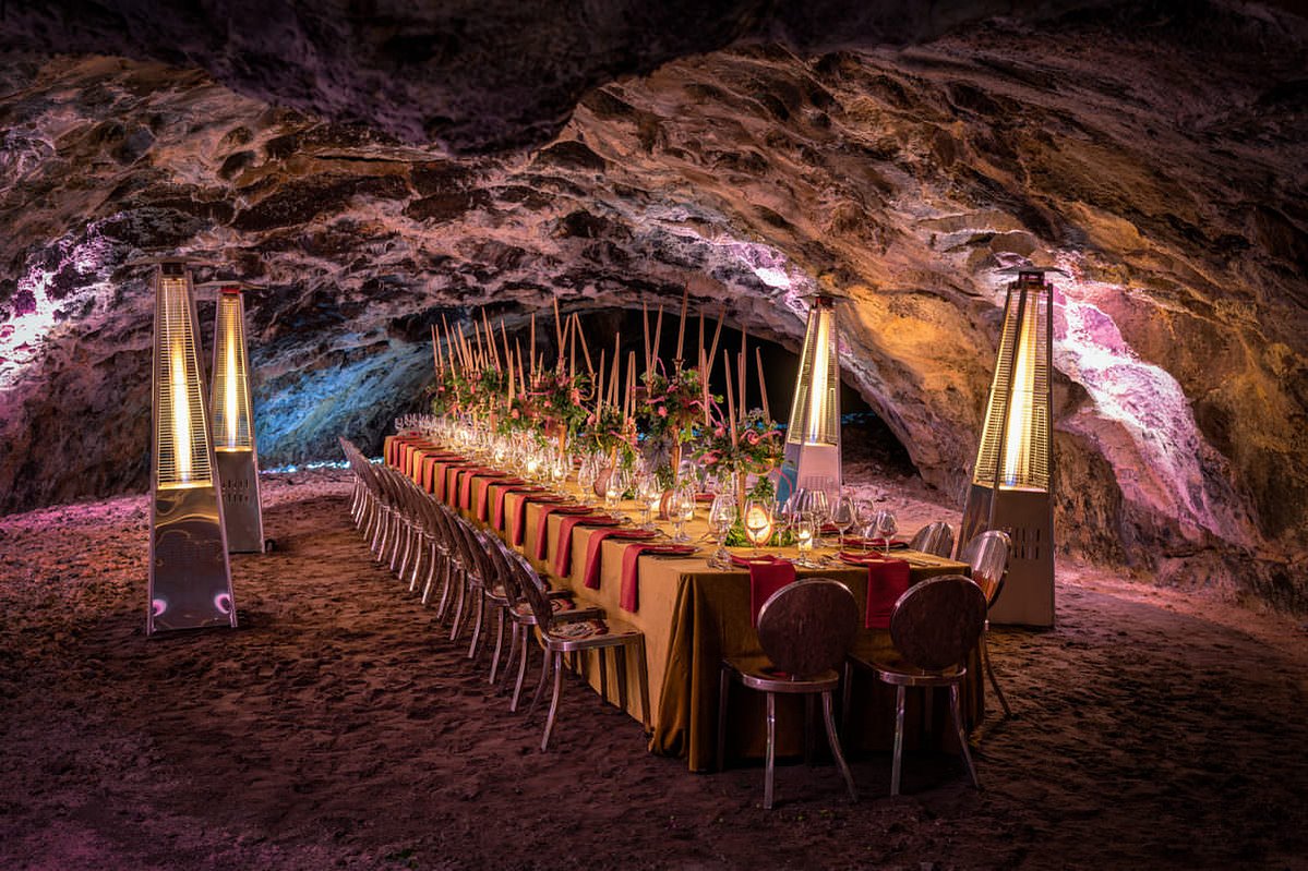 bend oregon wedding venue - pronghorn resort lava cave reception photo
