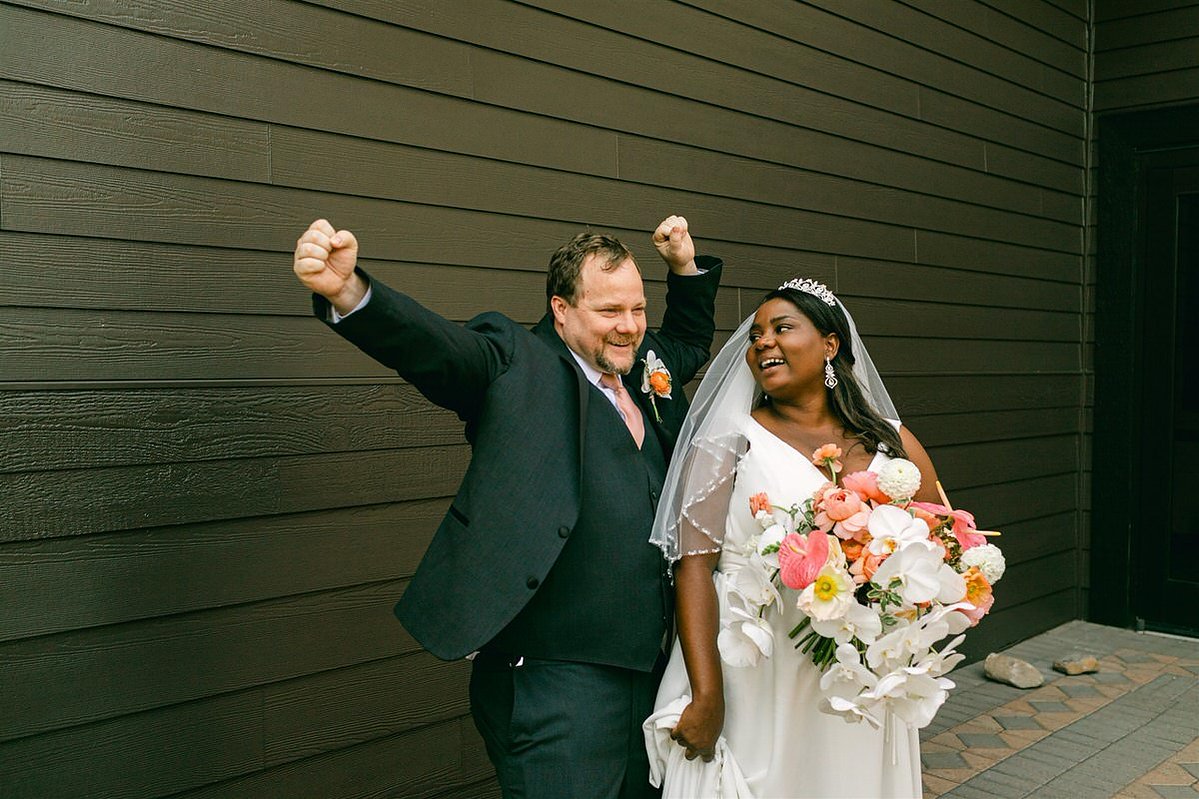 bend oregon riverhouse lodge married couple celebrating