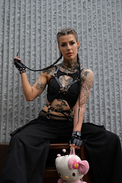 Professional portrait photography by Laszlo Locsei, Melbourne's premier specialist in actor headshots, DJ portfolios, artist portraits, and musician photography. Capturing the essence of creative professionals with expertly crafted lighting, composition, 