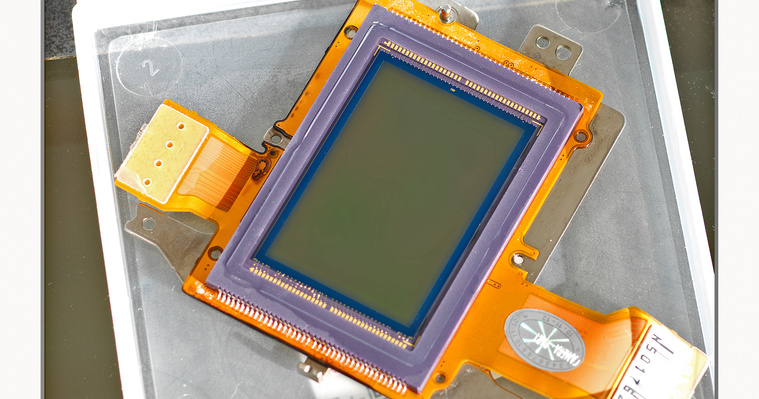 A Canon 5D Mark II CMOS sensor during the CFA deletion procedure